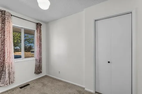 5769 NW Columbia Drive Madras OR 97741