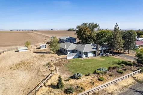 5769 NW Columbia Drive Madras OR 97741