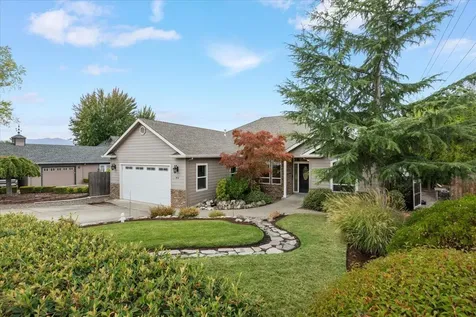 1691 Thrasher Lane Medford OR 97504