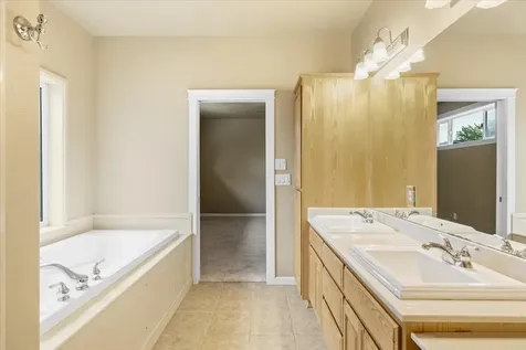 1691 Thrasher Lane Medford OR 97504