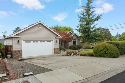 1691 Thrasher Lane Medford OR 97504