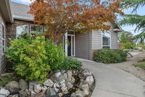 1691 Thrasher Lane Medford OR 97504