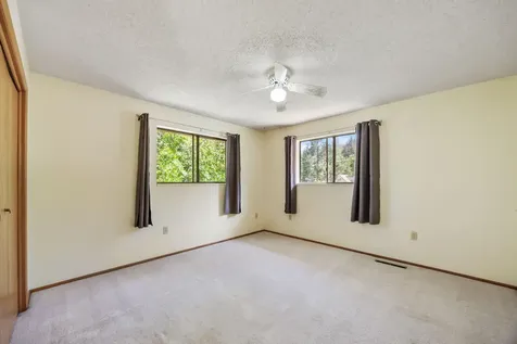 645 Ashland Street Ashland OR 97520