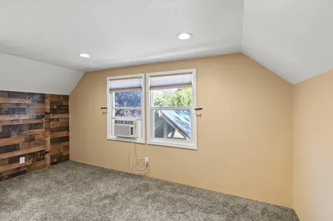 135 Foots Creek Road Gold Hill OR 97525
