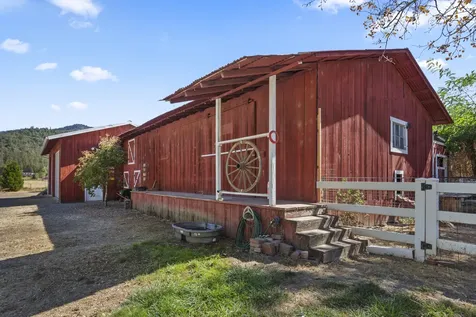 135 Foots Creek Road Gold Hill OR 97525