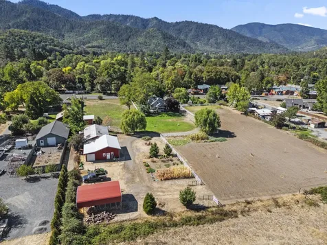 135 Foots Creek Road Gold Hill OR 97525