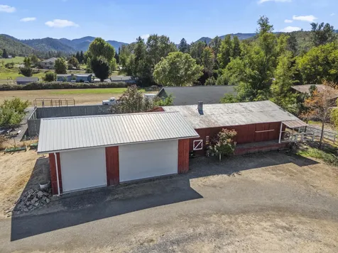 135 Foots Creek Road Gold Hill OR 97525