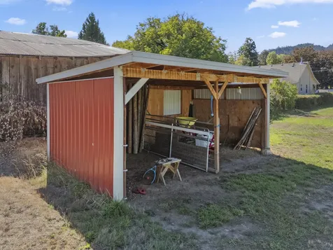 135 Foots Creek Road Gold Hill OR 97525