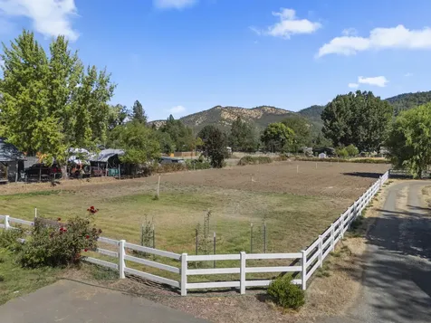 135 Foots Creek Road Gold Hill OR 97525