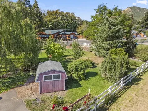 135 Foots Creek Road Gold Hill OR 97525