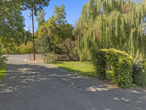 135 Foots Creek Road Gold Hill OR 97525