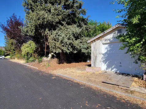 220 SW Claypool Street Prineville OR 97754
