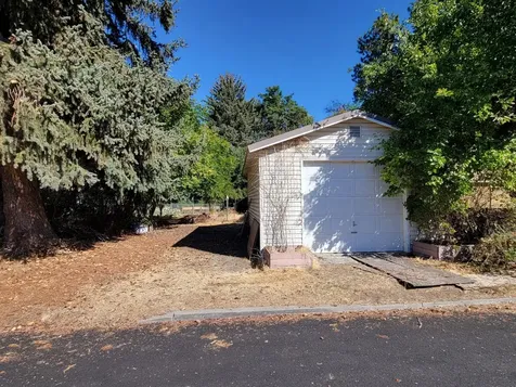 220 SW Claypool Street Prineville OR 97754