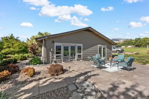 630 E Valley View Road Ashland OR 97520