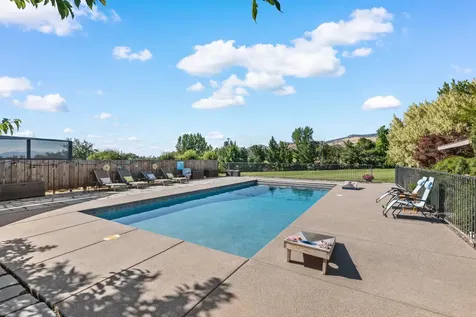 630 E Valley View Road Ashland OR 97520