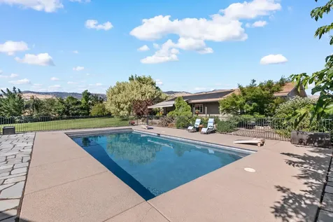 630 E Valley View Road Ashland OR 97520