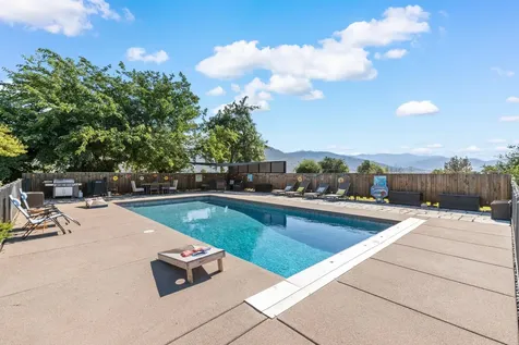 630 E Valley View Road Ashland OR 97520