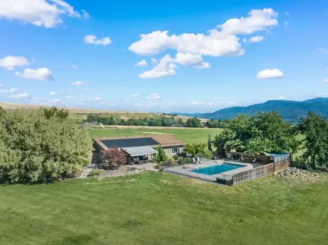 630 E Valley View Road Ashland OR 97520