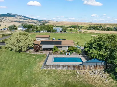 630 E Valley View Road Ashland OR 97520