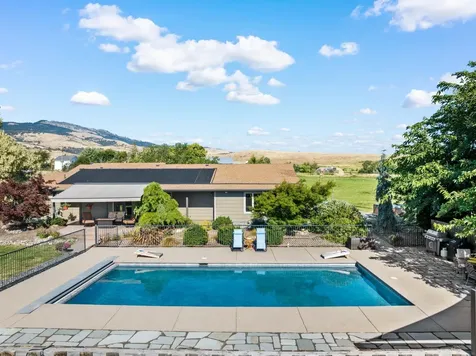 630 E Valley View Road Ashland OR 97520