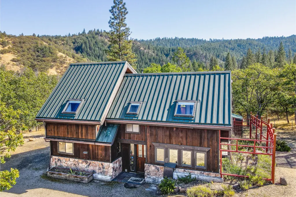 175 Beacon Hill Lane Ashland OR 97520