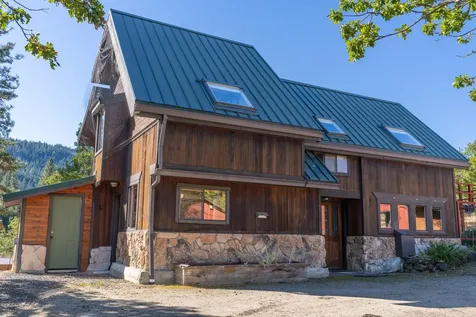 175 Beacon Hill Lane Ashland OR 97520
