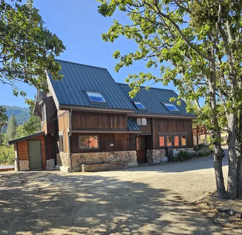 175 Beacon Hill Lane Ashland OR 97520
