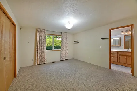 1838 Cascadia Circle Medford OR 97504