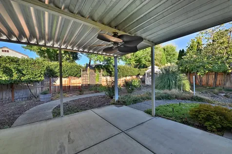 1838 Cascadia Circle Medford OR 97504