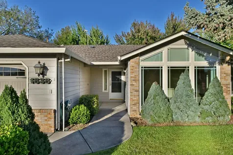 1838 Cascadia Circle Medford OR 97504