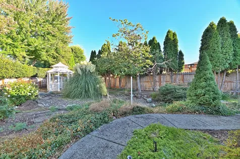 1838 Cascadia Circle Medford OR 97504