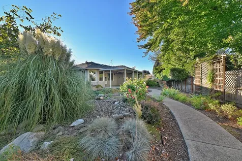 1838 Cascadia Circle Medford OR 97504