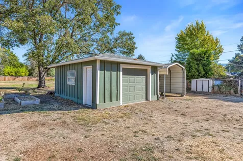 1968 Pioneer Road Talent OR 97540