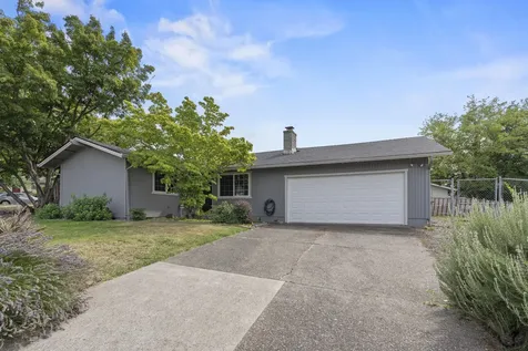 3008 Pippin Circle Medford OR 97504