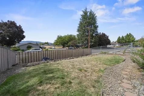3008 Pippin Circle Medford OR 97504