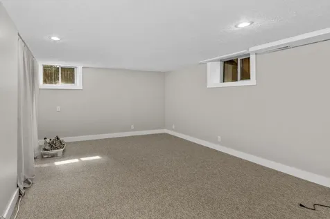 143 SW Clay Street Dallas OR 97338