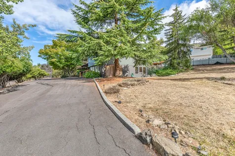 1603 Highcrest Drive Medford OR 97504