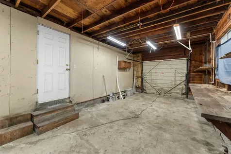 540 L Street Riddle OR 97469
