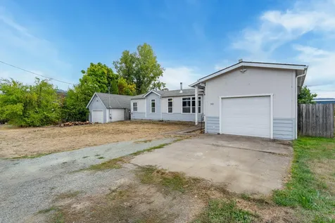 540 L Street Riddle OR 97469