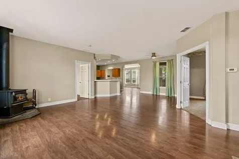 540 L Street Riddle OR 97469
