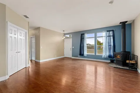 540 L Street Riddle OR 97469