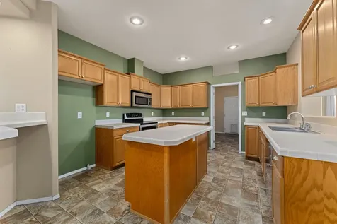 540 L Street Riddle OR 97469