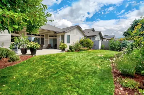 3756 Calle Vista Drive Medford OR 97504
