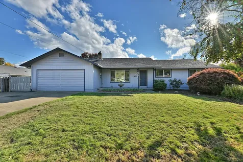 1221 Adele Drive Grants Pass OR 97526