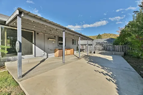 1221 Adele Drive Grants Pass OR 97526