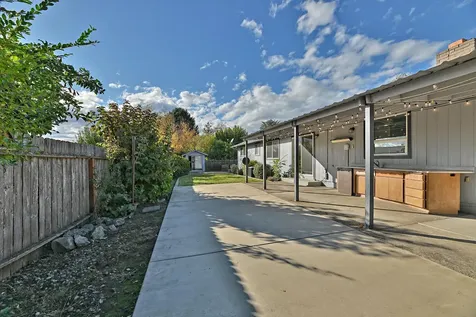 1221 Adele Drive Grants Pass OR 97526