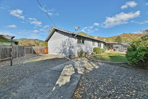 1221 Adele Drive Grants Pass OR 97526