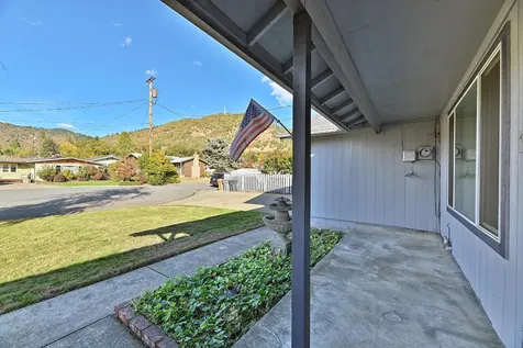 1221 Adele Drive Grants Pass OR 97526