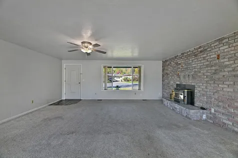 1221 Adele Drive Grants Pass OR 97526