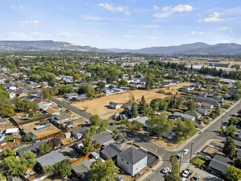 252 De Barr Avenue Medford OR 97501